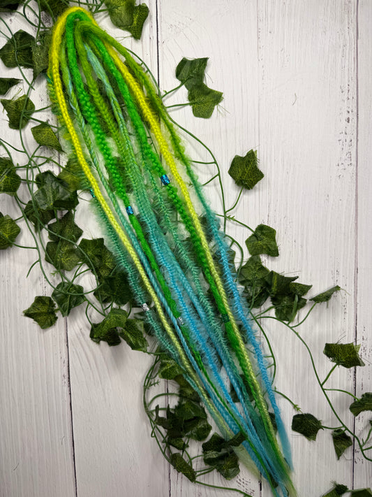 Set of 5, 52-60cm Aqua Leaf Blend Mixed Texture Synthetic Extensions