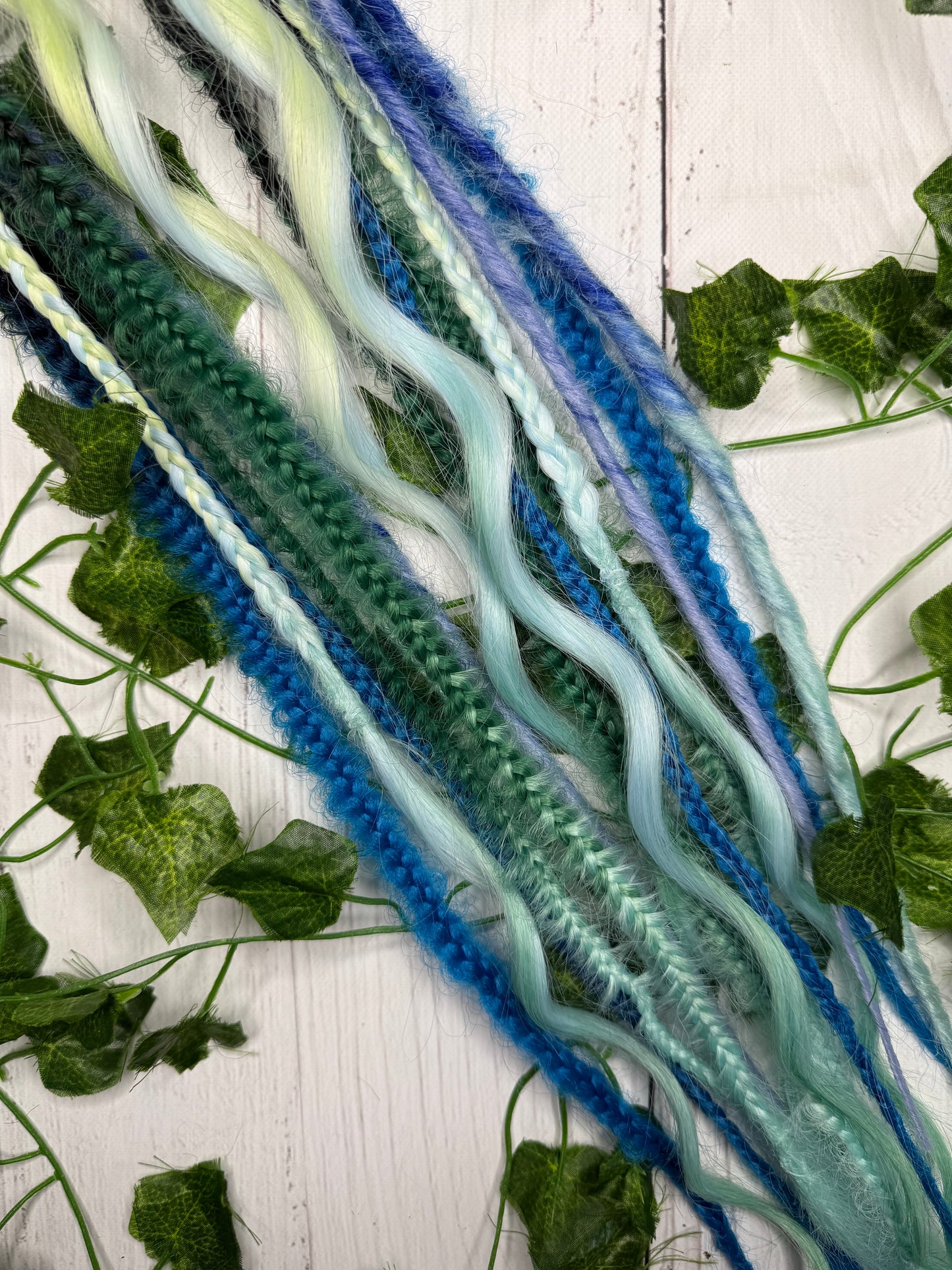 Set of 8, 57-62cm Ocean Blend Mixed Texture Synthetic Extensions