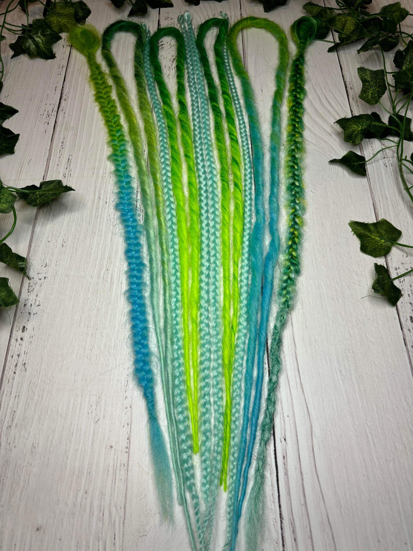 Set of 10, 51-58cm Bright Green and Blue Synthetic Extensions