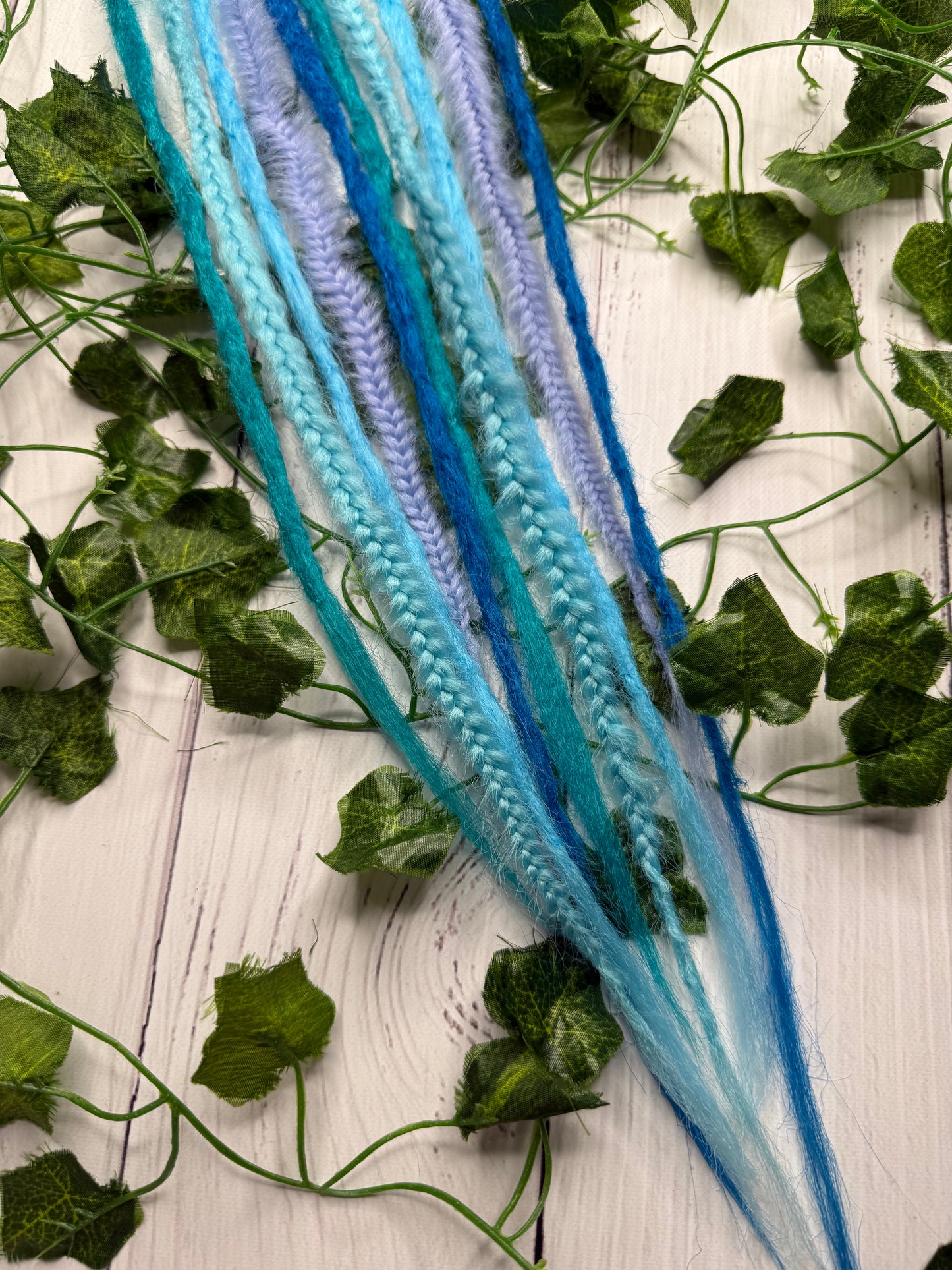 Set of 5, 55-62cm Blue Haze Blend Mixed Texture Synthetic Extensions