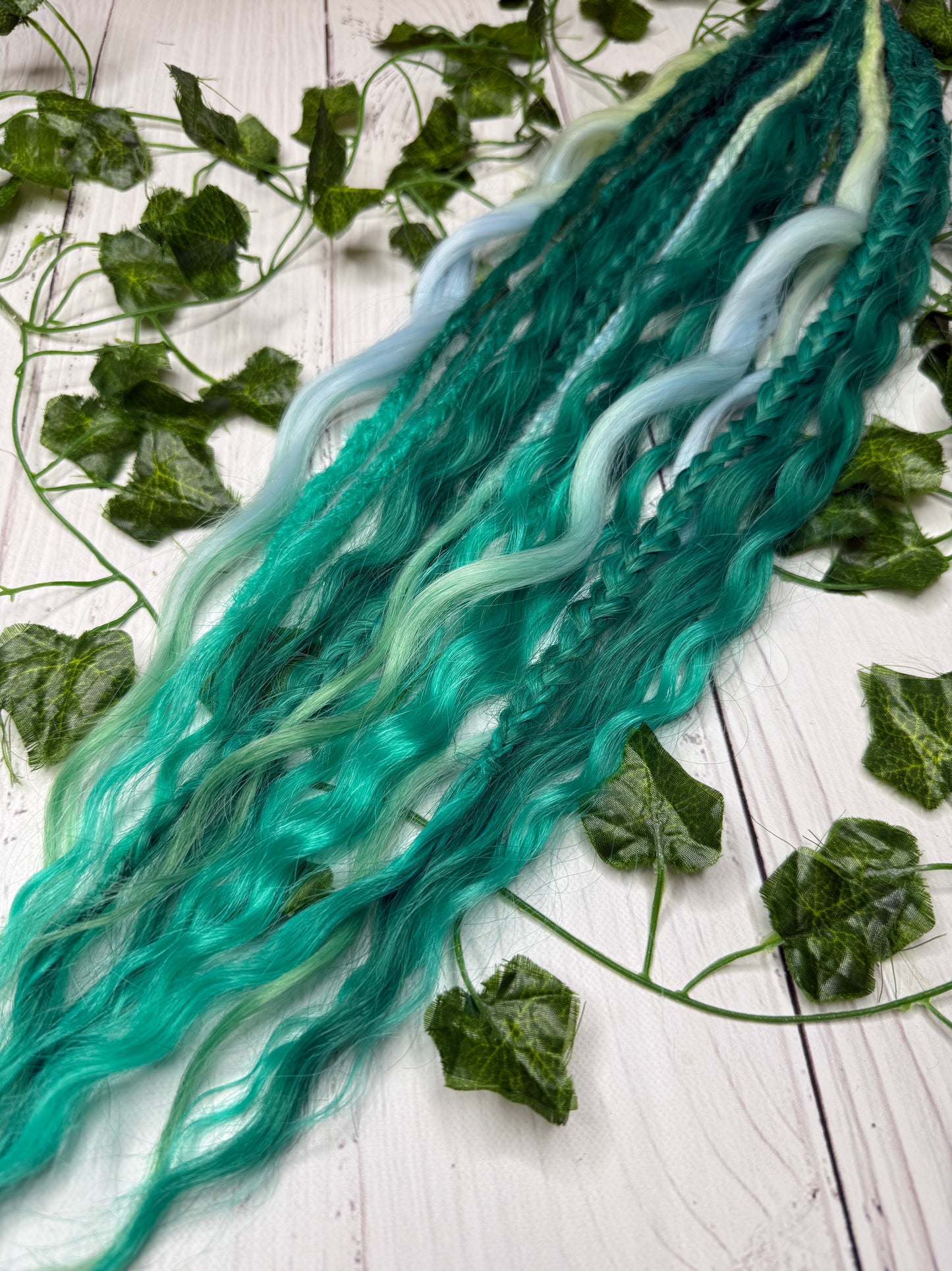 Set of 8, 54-62cm Evergreen Fusion Mixed Texture Synthetic Extensions