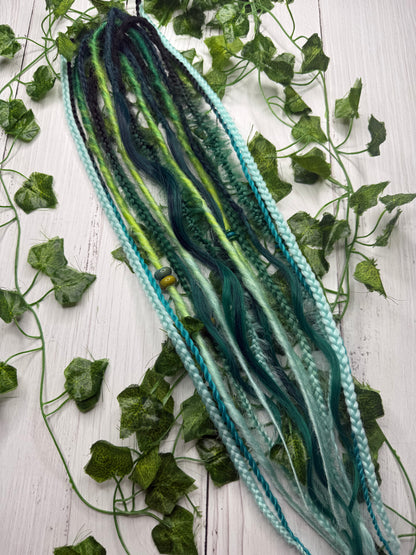 Set of 10, 50-60cm Emerald Aqua Blend Mixed Texture Synthetic Extensions