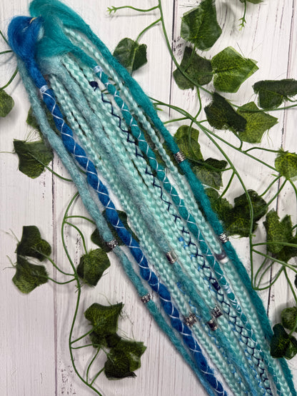 Set of 11, 54-60cm Mixed Blue Synthetic Extensions