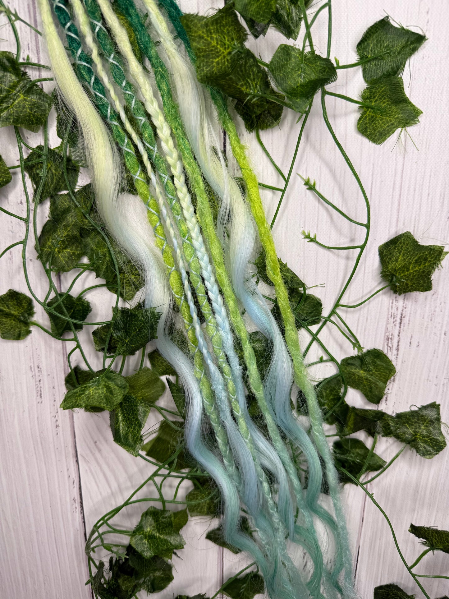 Set of 4, 56-60cm Aqua Veil Blend Mixed Texture Synthetic Extensions