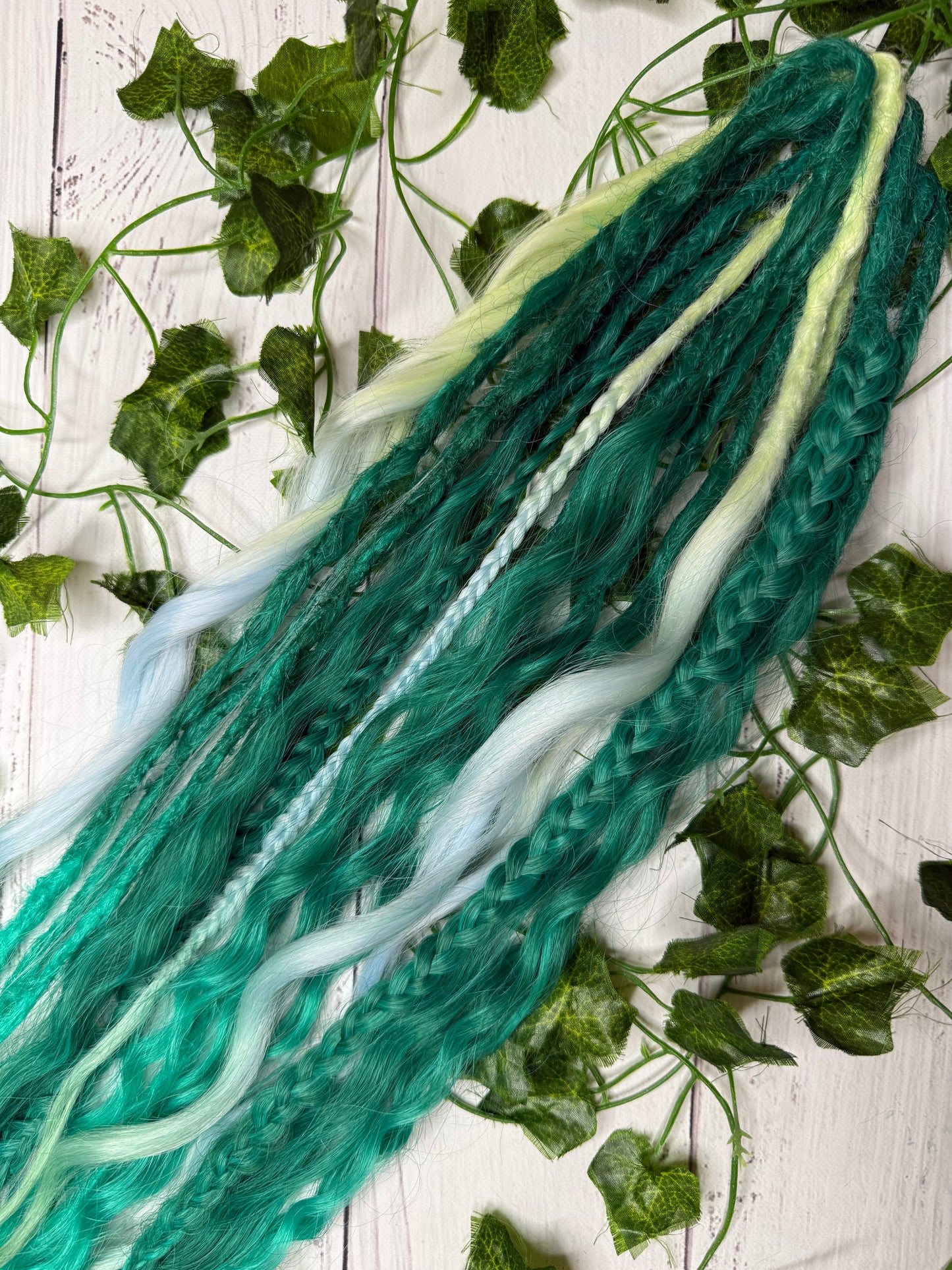 Set of 8, 54-62cm Evergreen Fusion Mixed Texture Synthetic Extensions