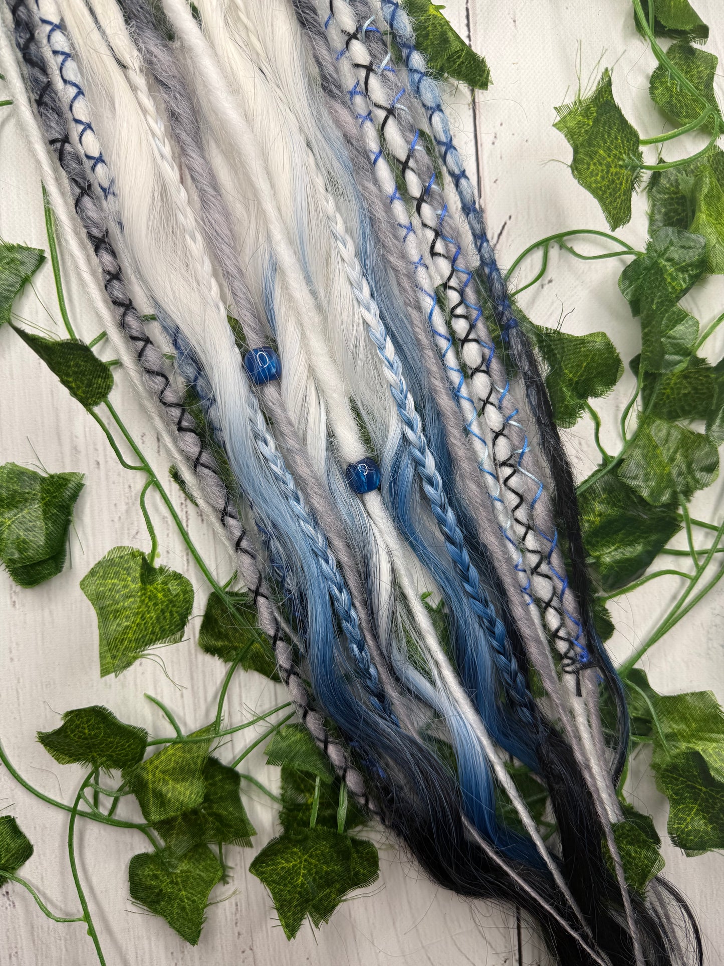 Set of 8, 53-66cm Midnight Ice Blend Mixed Texture Synthetic Extensions