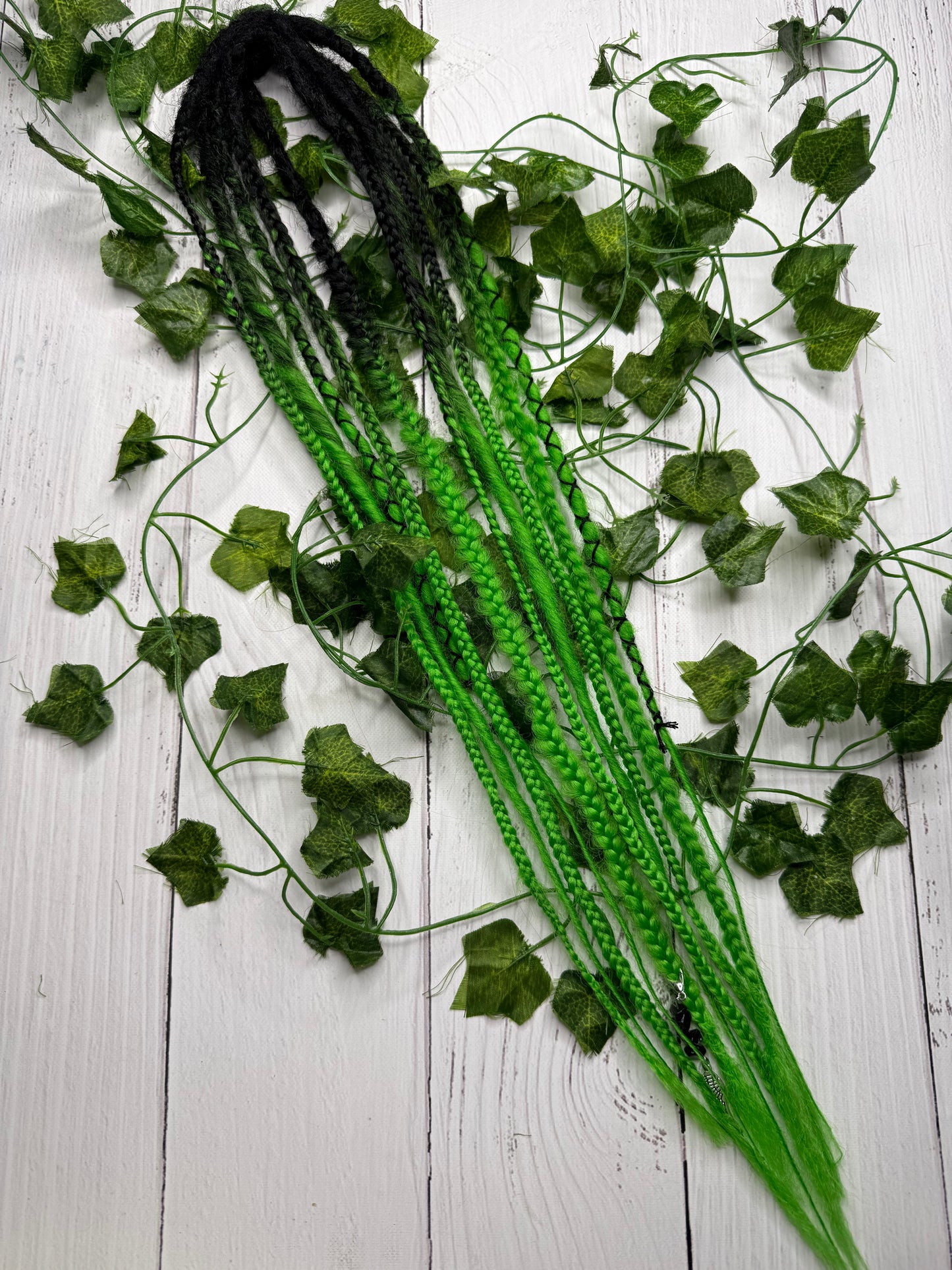 Set of 5, 59-61cm Black Light Green Blend Mixed Texture Synthetic Extensions