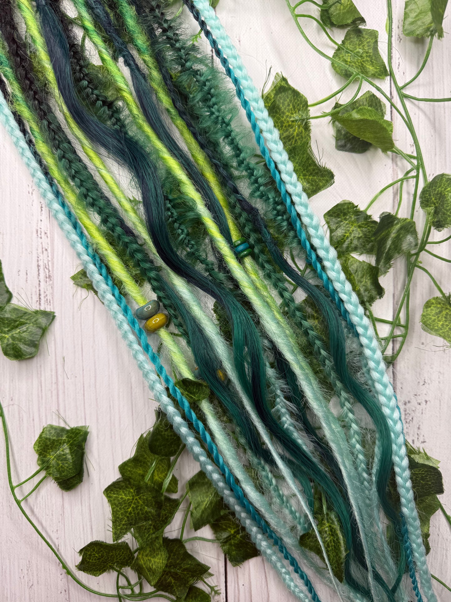 Set of 10, 50-60cm Emerald Aqua Blend Mixed Texture Synthetic Extensions