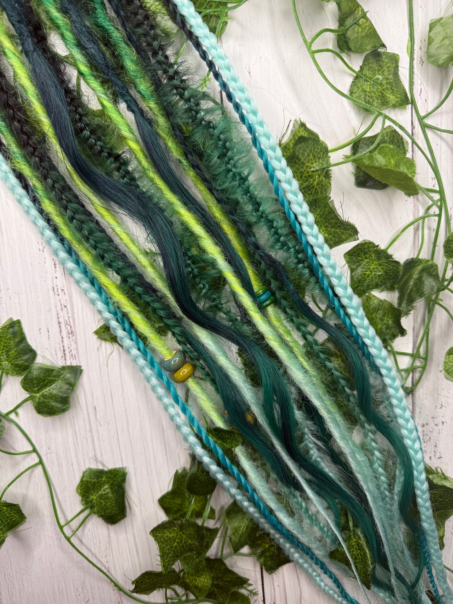 Set of 10, 50-60cm Emerald Aqua Blend Mixed Texture Synthetic Extensions