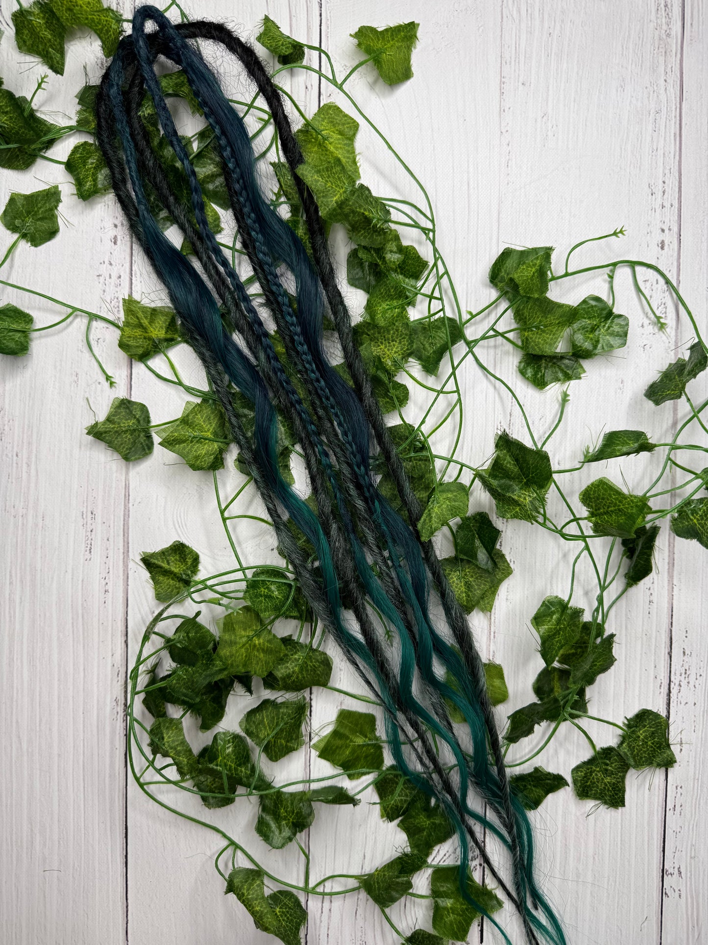 Set of 4, 57-64cm Jade Shadow Blend Mixed Texture Synthetic Extensions