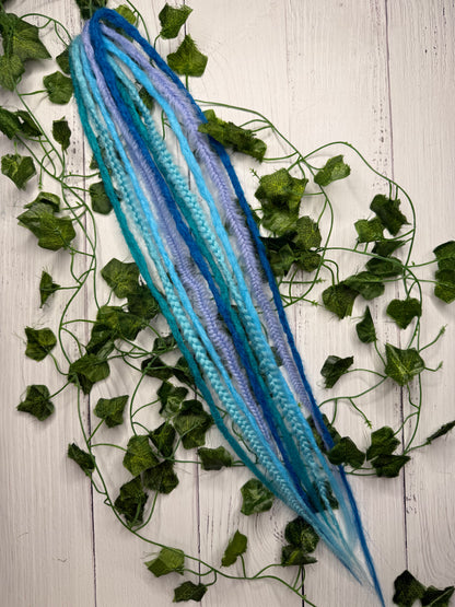 Set of 5, 55-62cm Blue Haze Blend Mixed Texture Synthetic Extensions