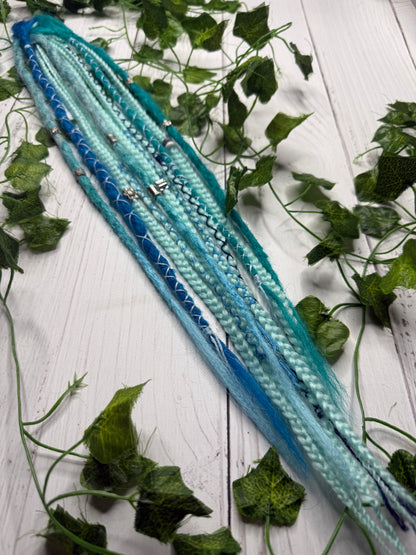 Set of 11, 54-60cm Mixed Blue Synthetic Extensions