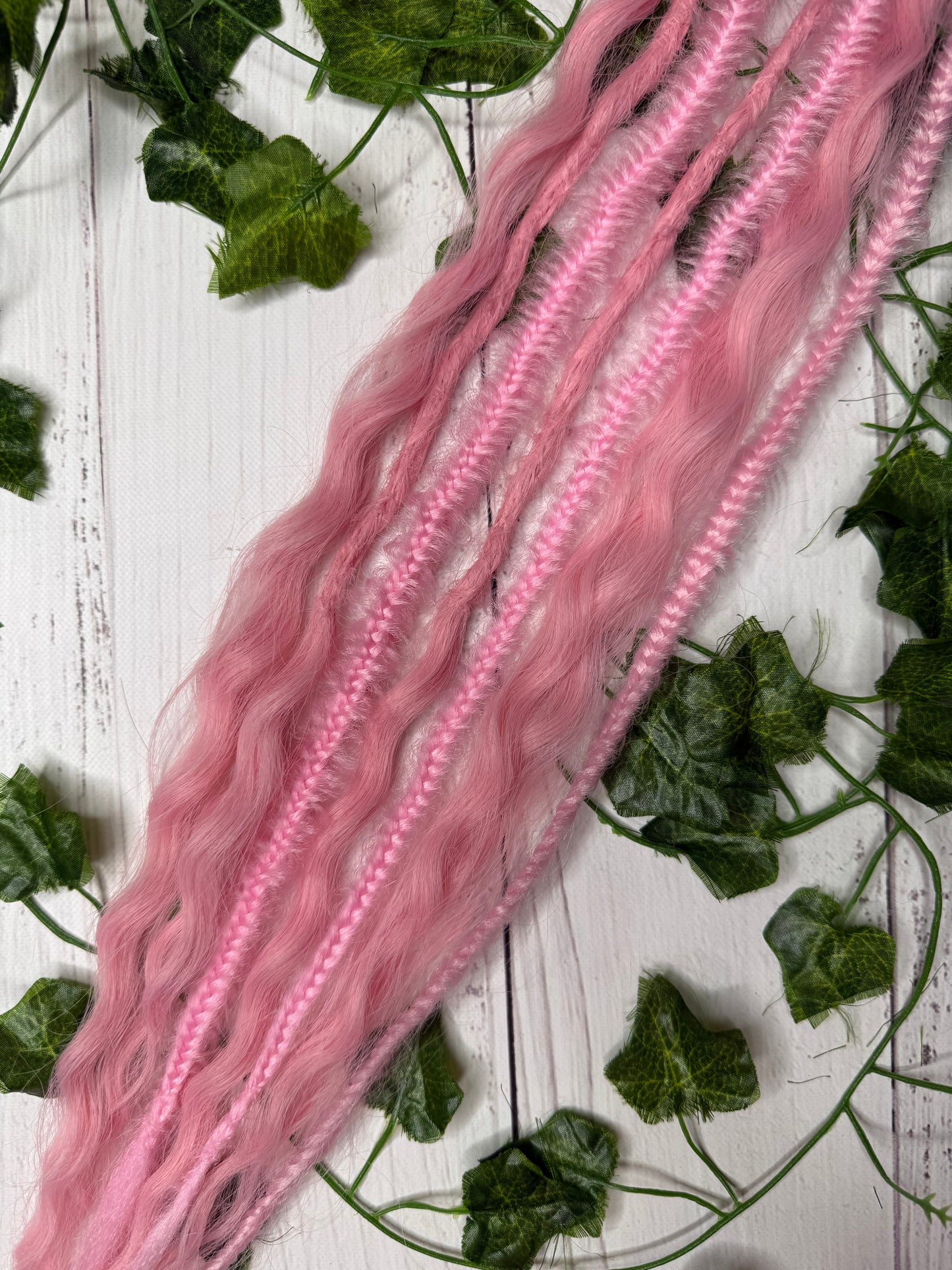 Set of 4, 54-63cm Marshmallow Mist Mixed Texture Synthetic Extensions