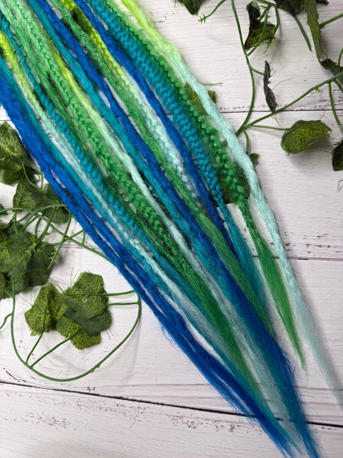Set of 8, 56-66cm Aqua Forest Mixed Texture Synthetic Extensions