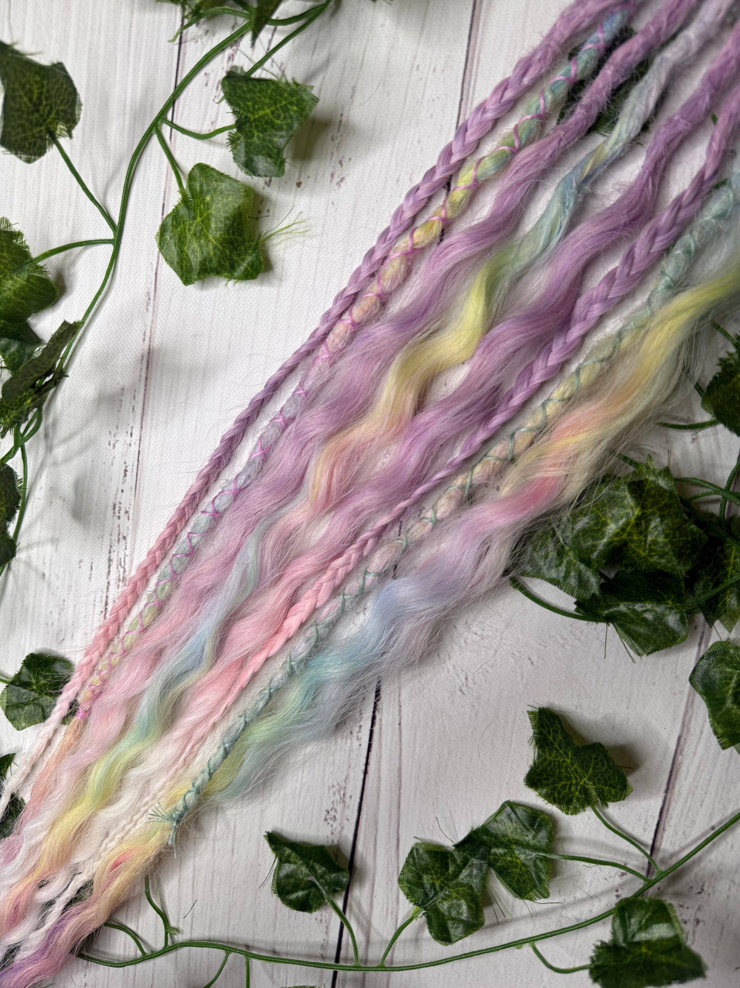 Set of 4, 56-58cm Blush Fern Blend Mixed Texture Synthetic Extensions