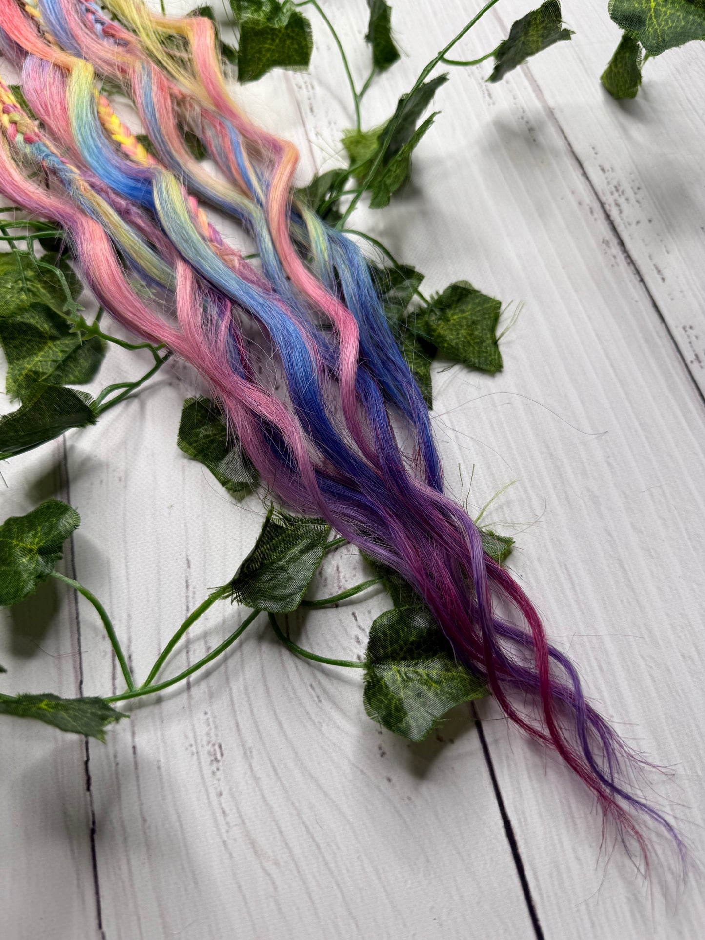 Set of 4, 62cm Spectrum Strands Blend Mixed Texture Synthetic Extensions