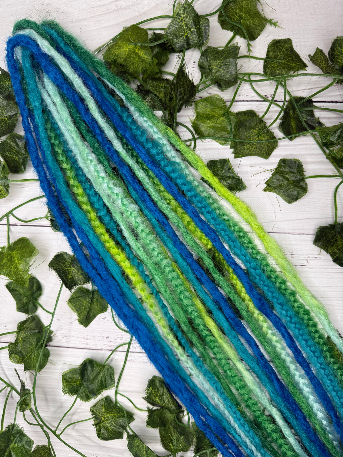 Set of 8, 56-66cm Aqua Forest Mixed Texture Synthetic Extensions