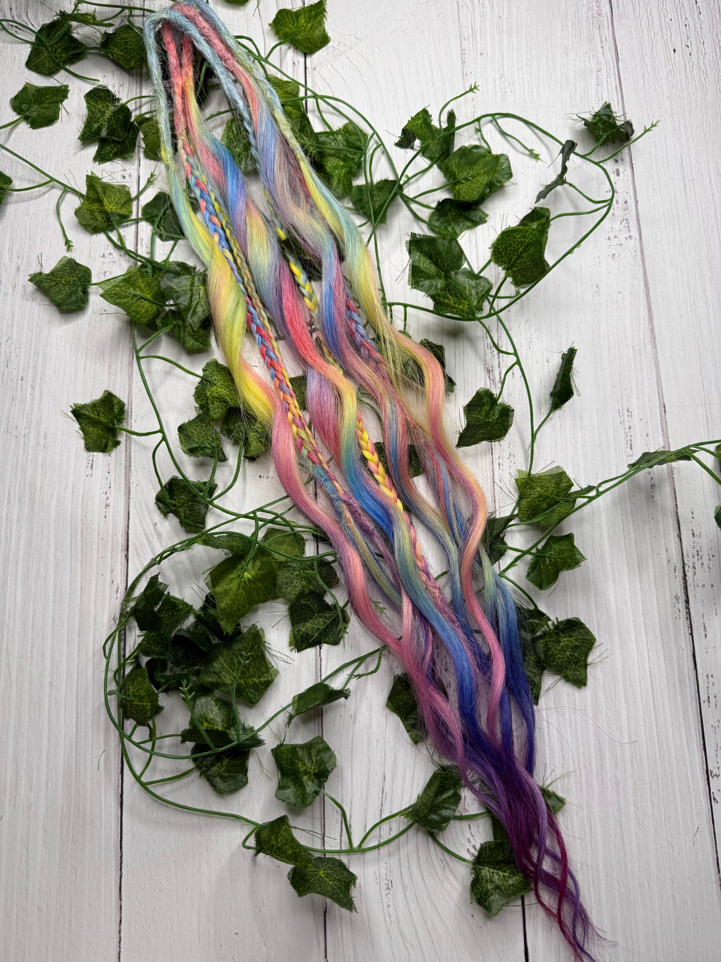 Set of 4, 62cm Spectrum Strands Blend Mixed Texture Synthetic Extensions