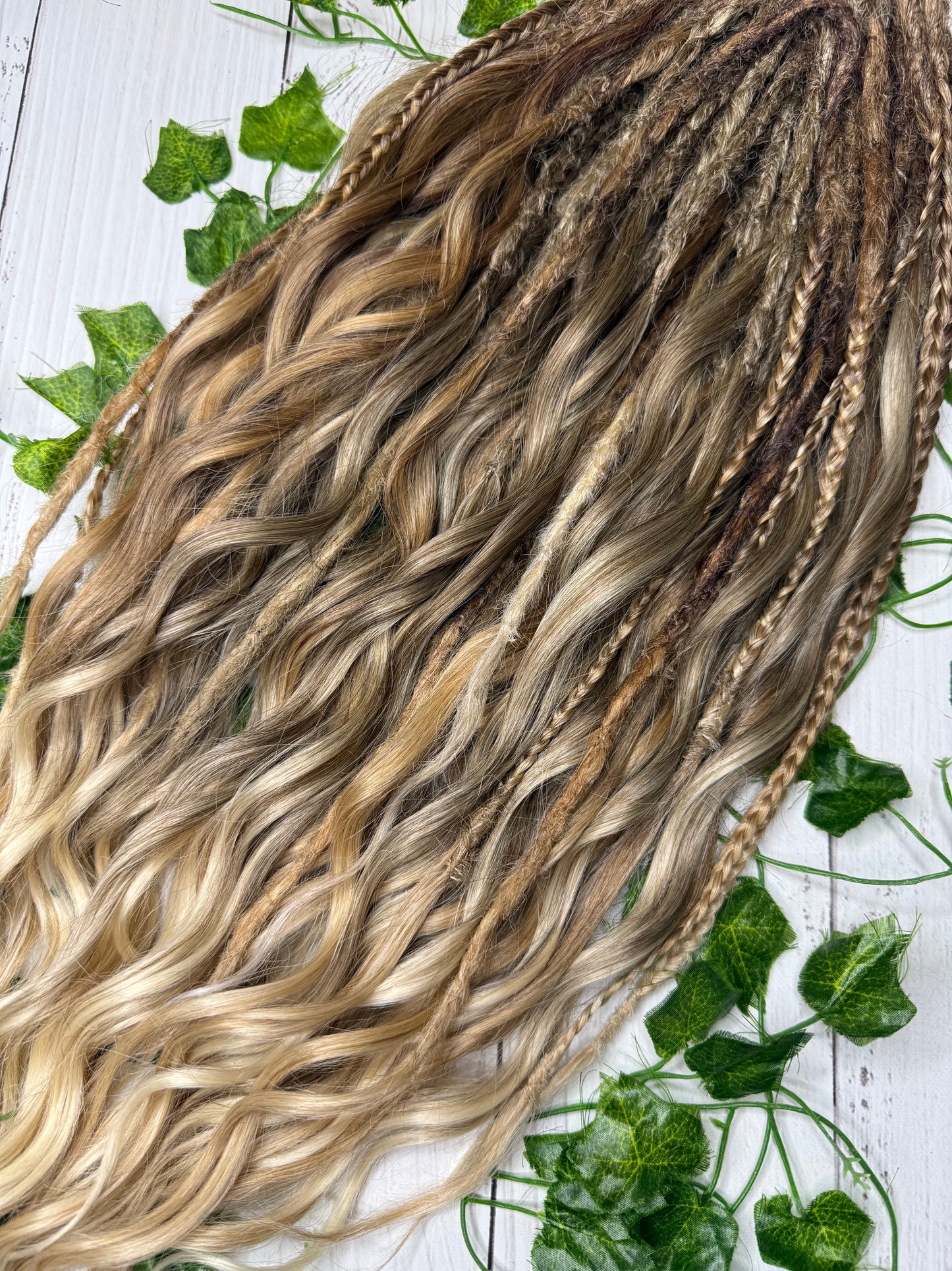 Set of 39, 57-64cm Sandy Dee Mixed Texture Synthetic Extensions