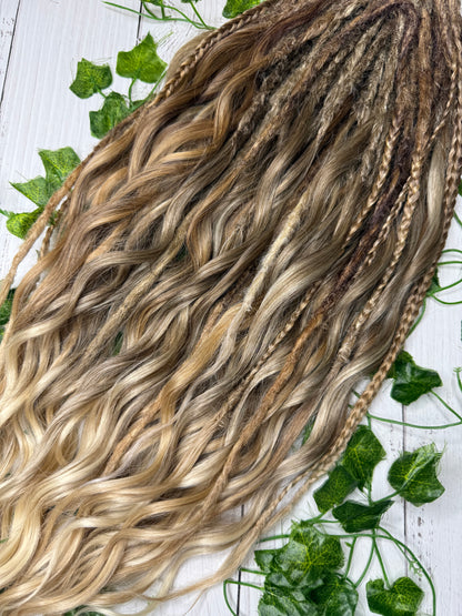 Set of 39, 57-64cm Sandy Dee Mixed Texture Synthetic Extensions