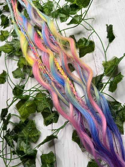 Set of 4, 62cm Spectrum Strands Blend Mixed Texture Synthetic Extensions