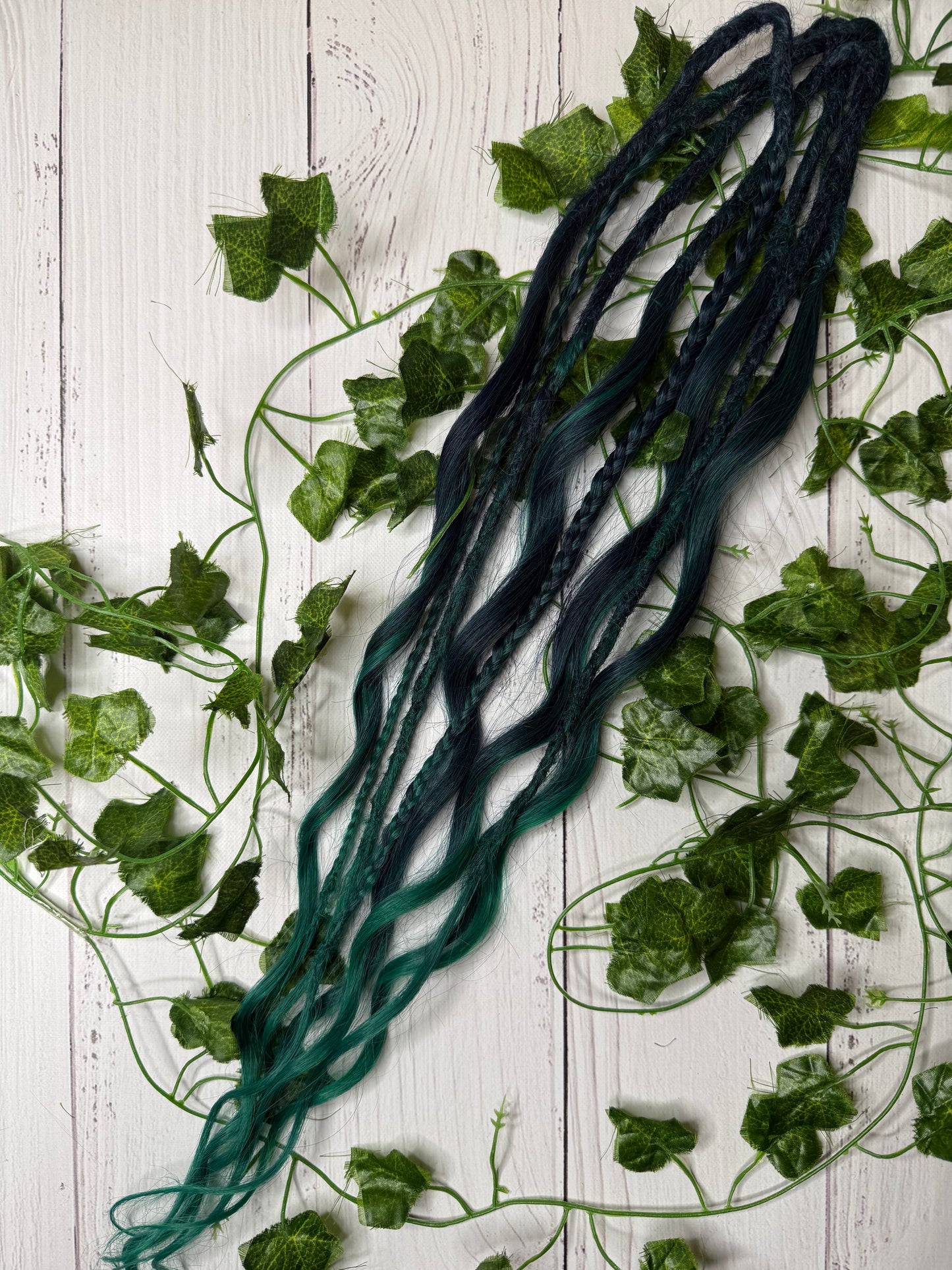 Set of 4, 55-64cm Emerald Envy Mixed Texture Synthetic Extensions