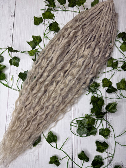 Set of 22, 53-62cm Regal Glow Mixed Texture Synthetic Extensions