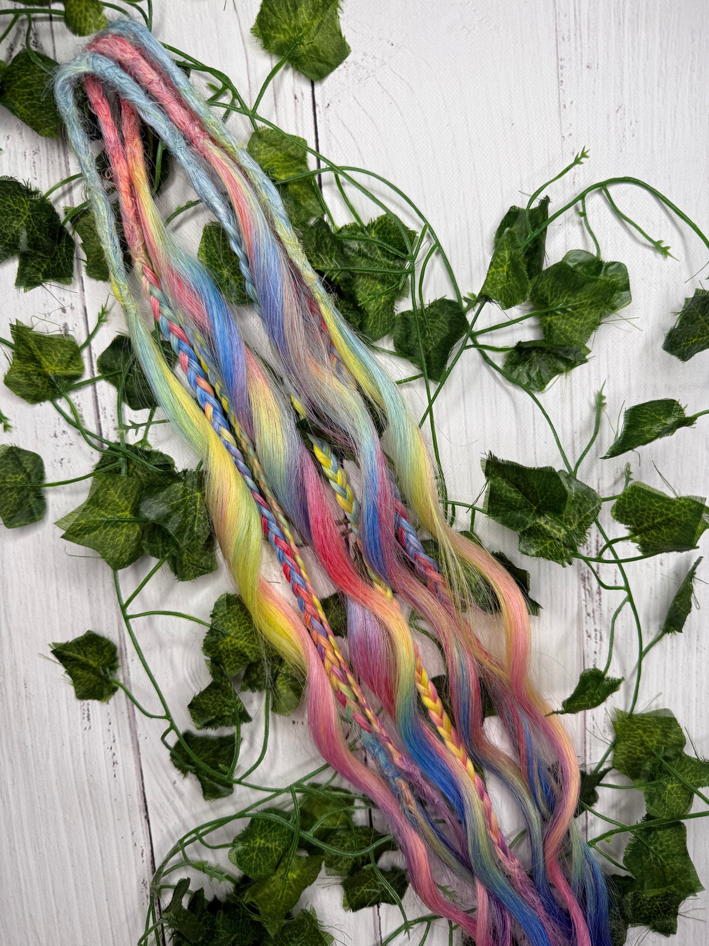 Set of 4, 62cm Spectrum Strands Blend Mixed Texture Synthetic Extensions