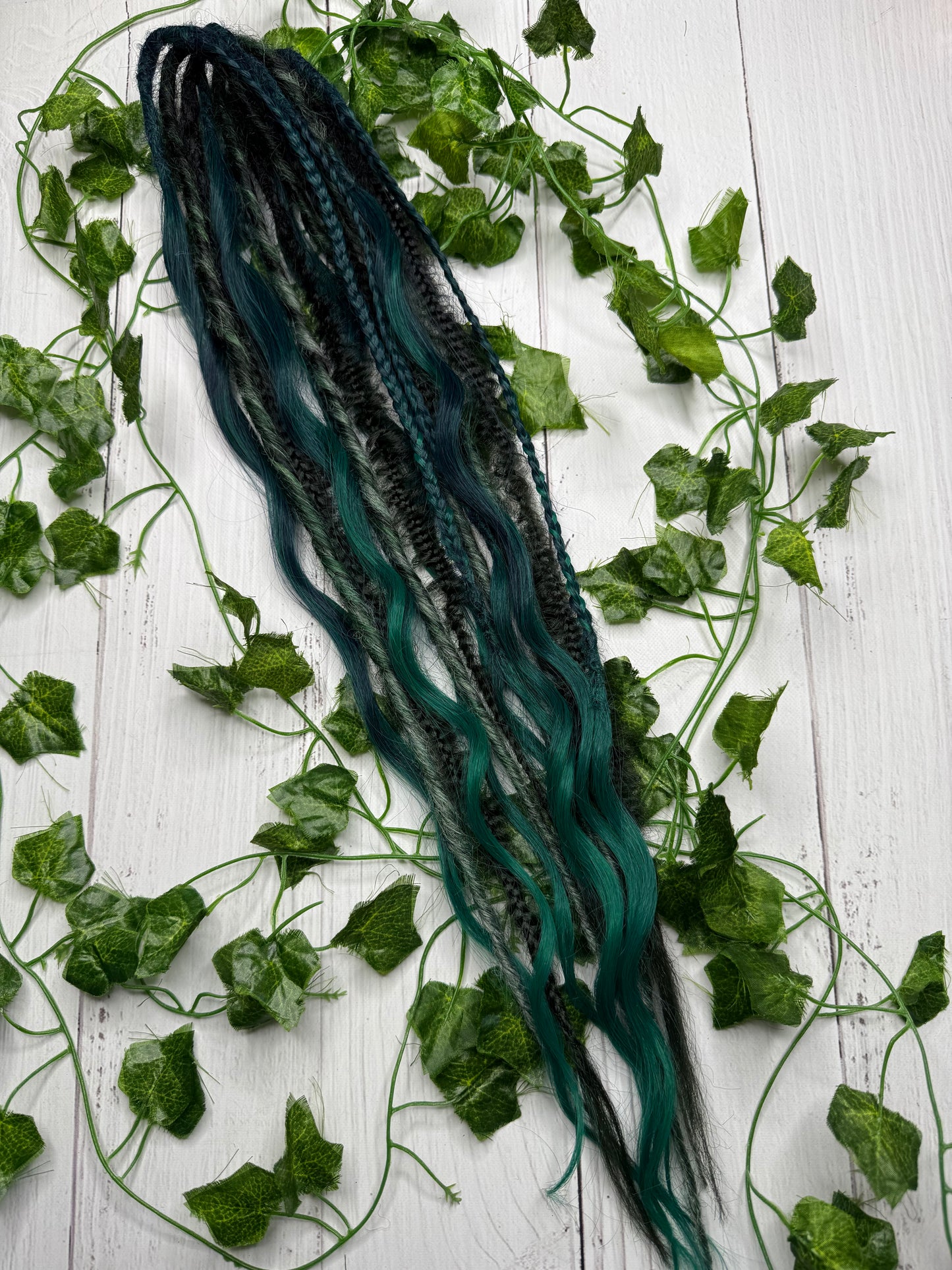 Set of 8, 52-67cm Deep Forest Green Mixed Texture Synthetic Extensions