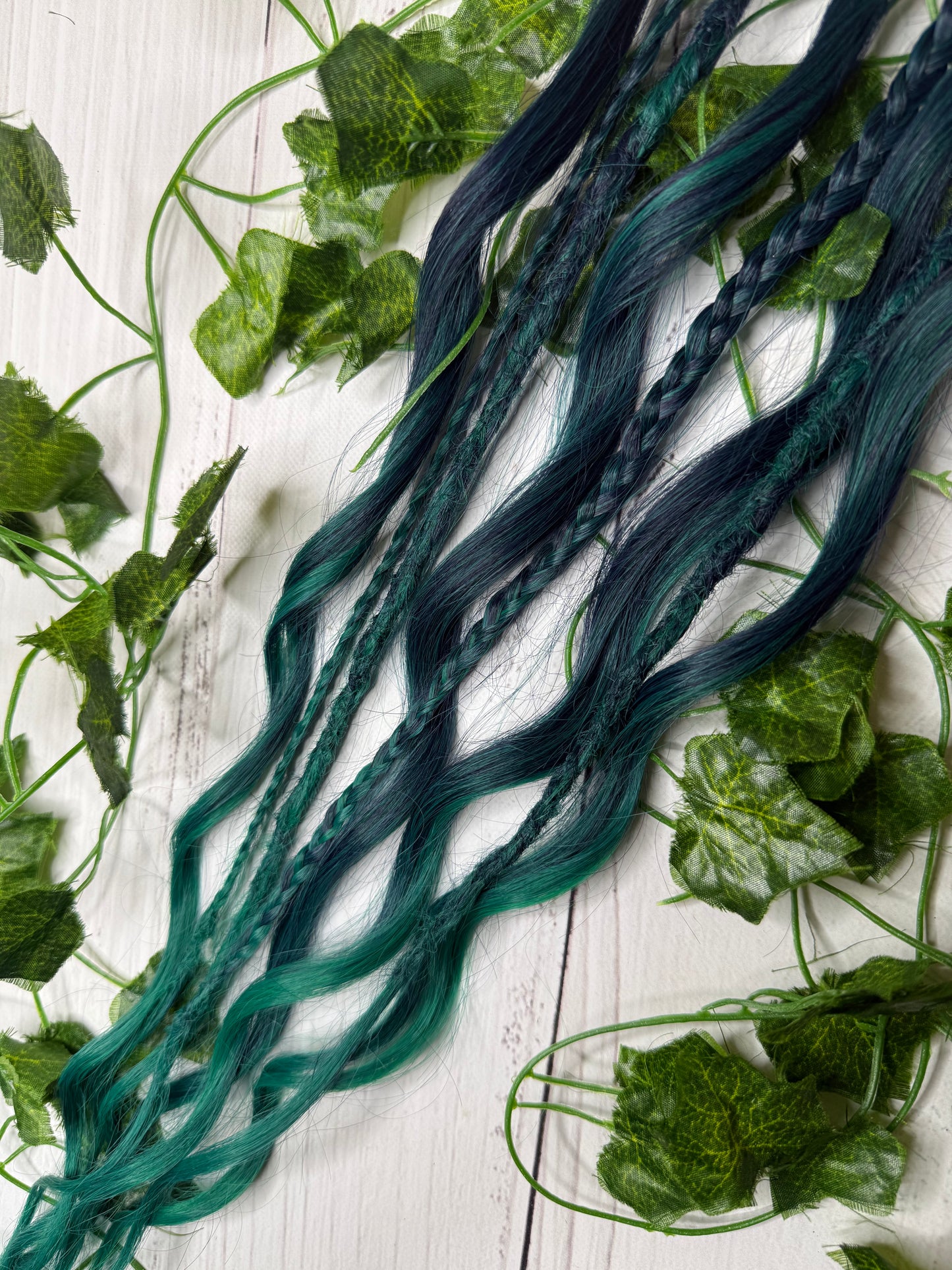 Set of 4, 55-64cm Emerald Envy Mixed Texture Synthetic Extensions