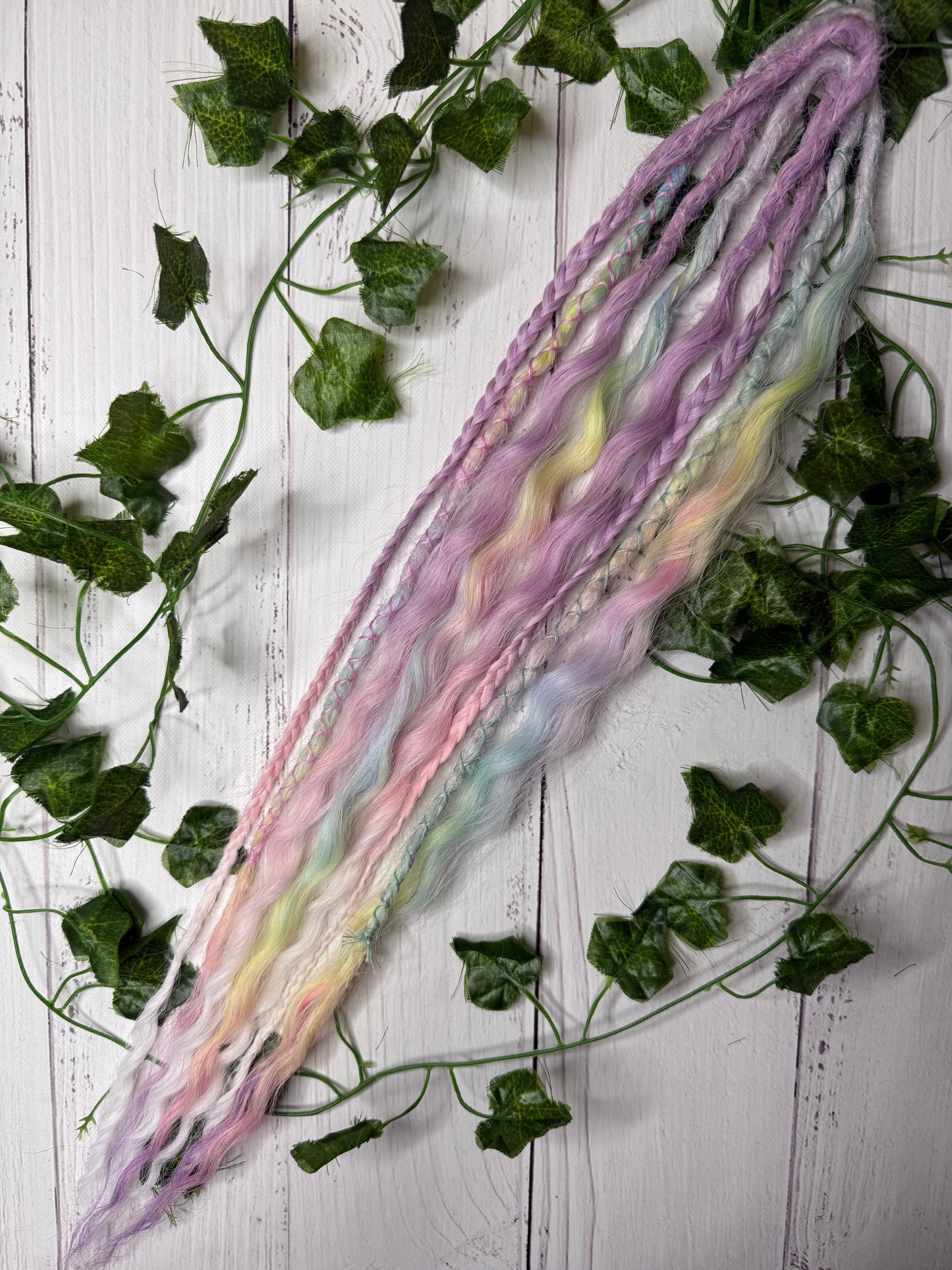 Set of 4, 56-58cm Blush Fern Blend Mixed Texture Synthetic Extensions