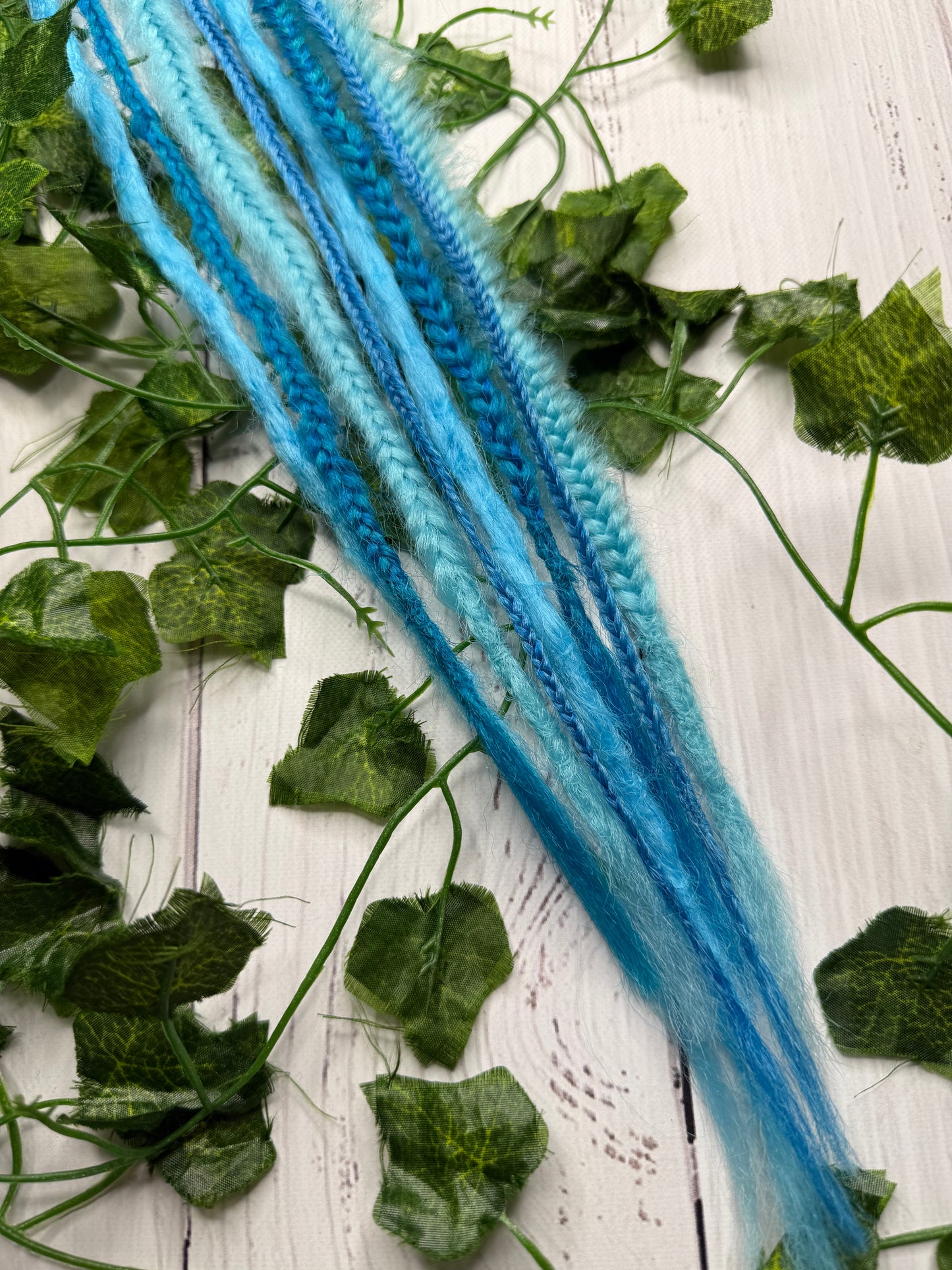 Set of 4, 56-62cm Blue Serenity Blend Mixed Texture Synthetic Extensions