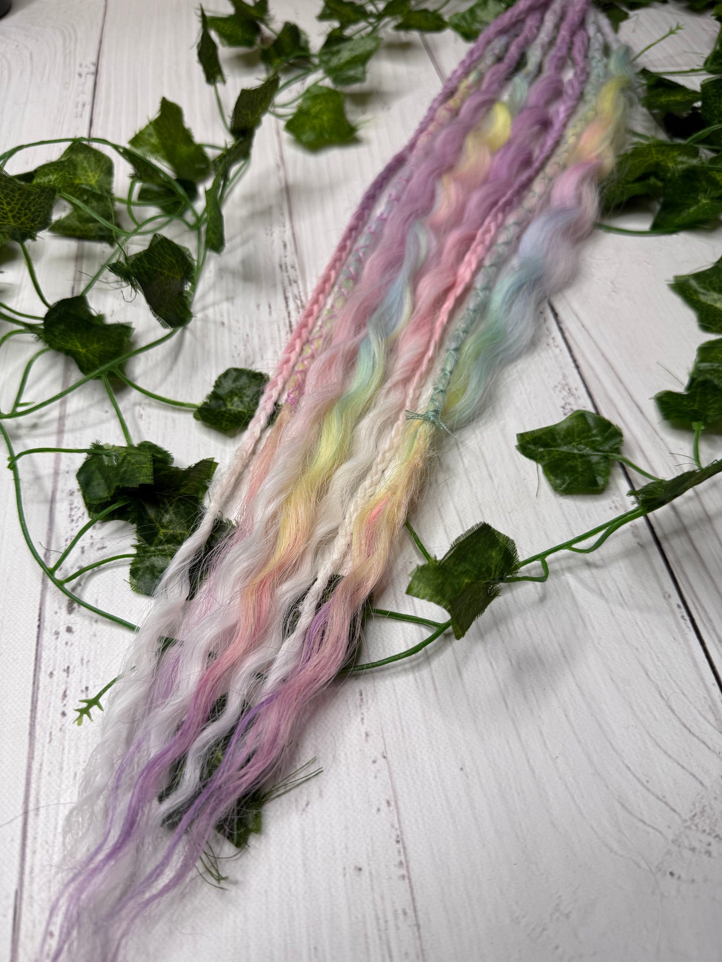 Set of 4, 56-58cm Blush Fern Blend Mixed Texture Synthetic Extensions