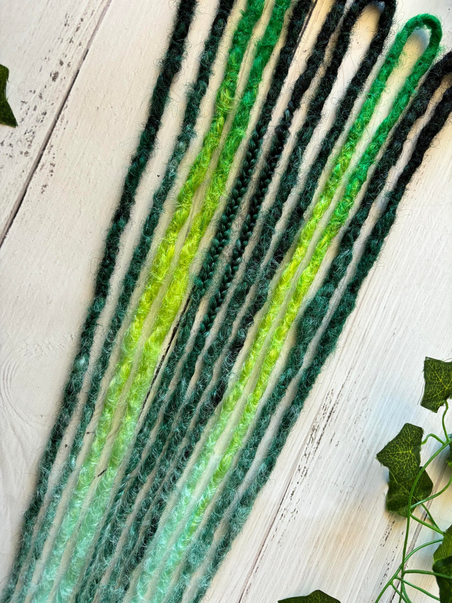 Set of 6, 50-60cm Leafy Green DE Dreadlocks