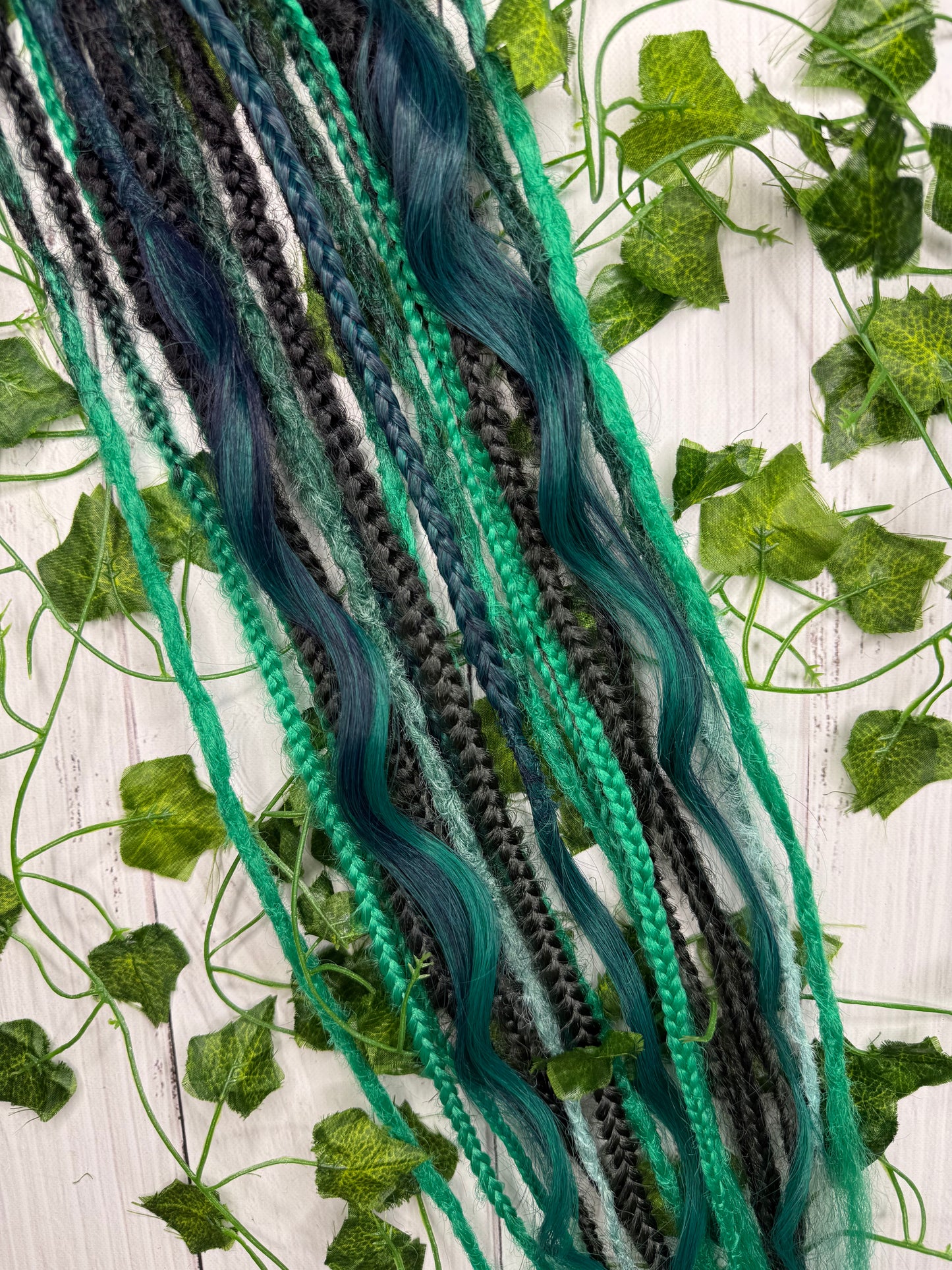 Set of 10, 55-63cm Forest Fusion Blend Mixed Texture Synthetic Extensions