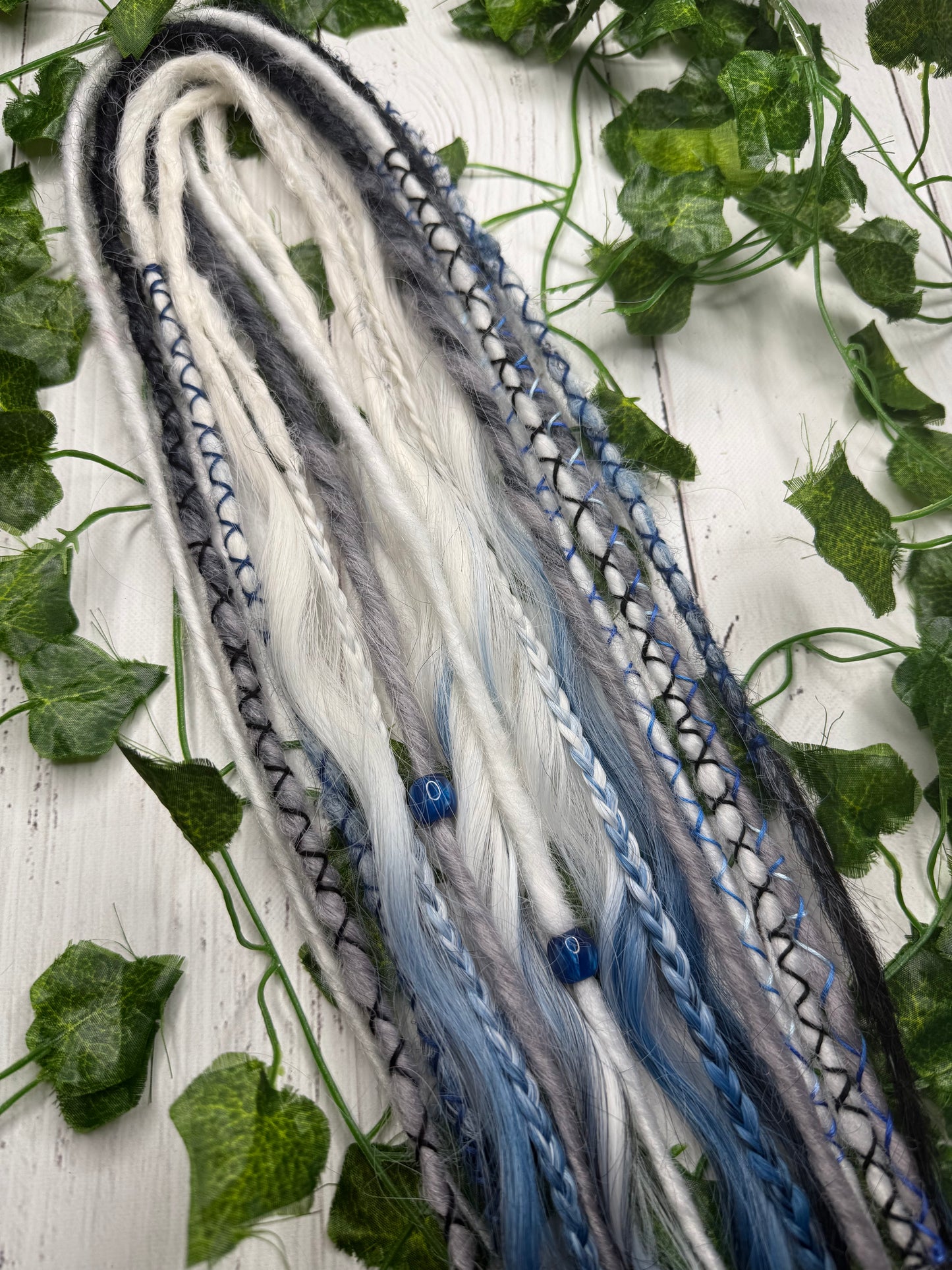 Set of 8, 53-66cm Midnight Ice Blend Mixed Texture Synthetic Extensions