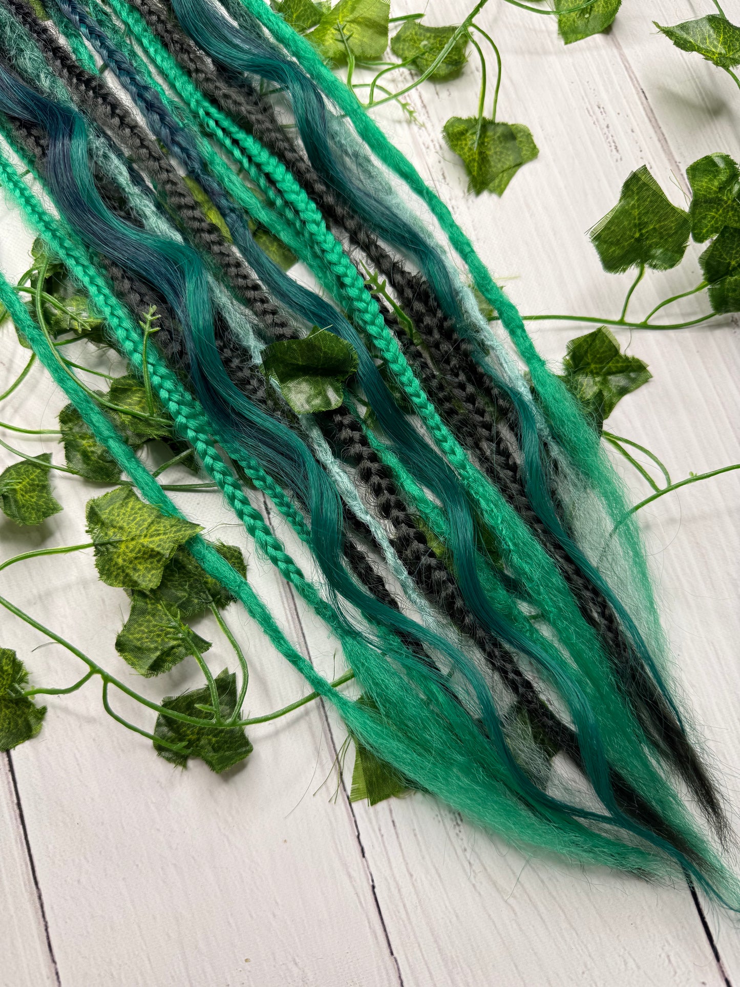 Set of 10, 55-63cm Forest Fusion Blend Mixed Texture Synthetic Extensions