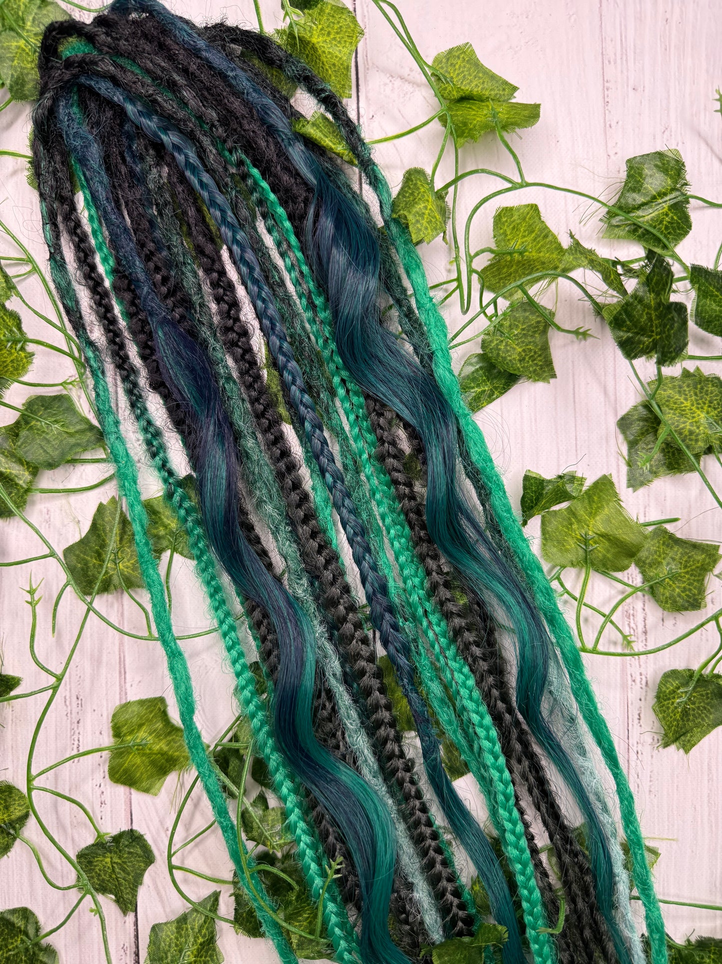 Set of 10, 55-63cm Forest Fusion Blend Mixed Texture Synthetic Extensions