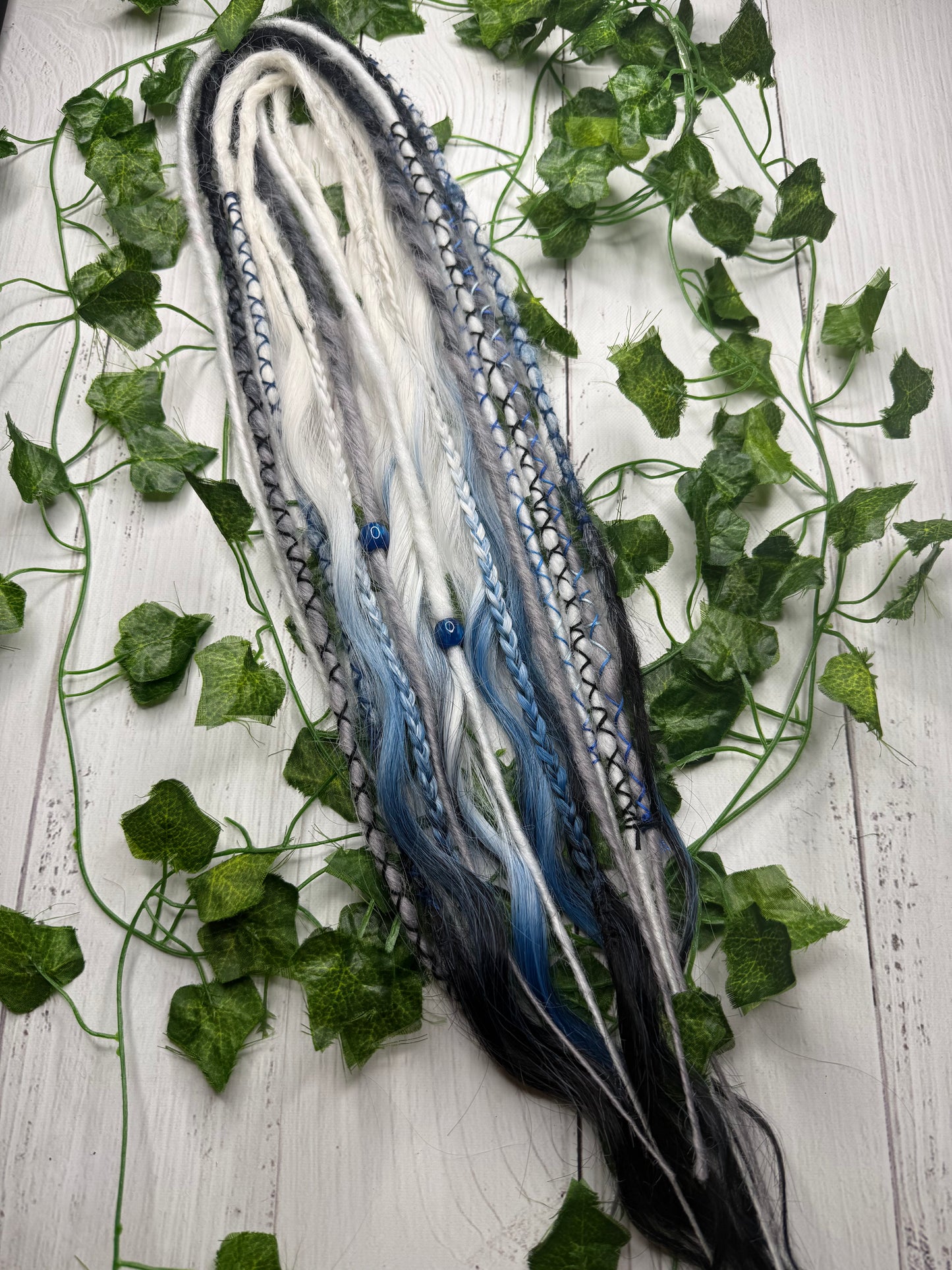 Set of 8, 53-66cm Midnight Ice Blend Mixed Texture Synthetic Extensions