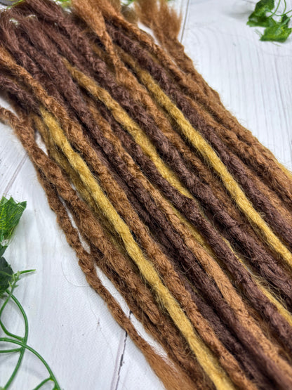 Set of 40 mixed brown synthetic extensions (only available for online purchase)